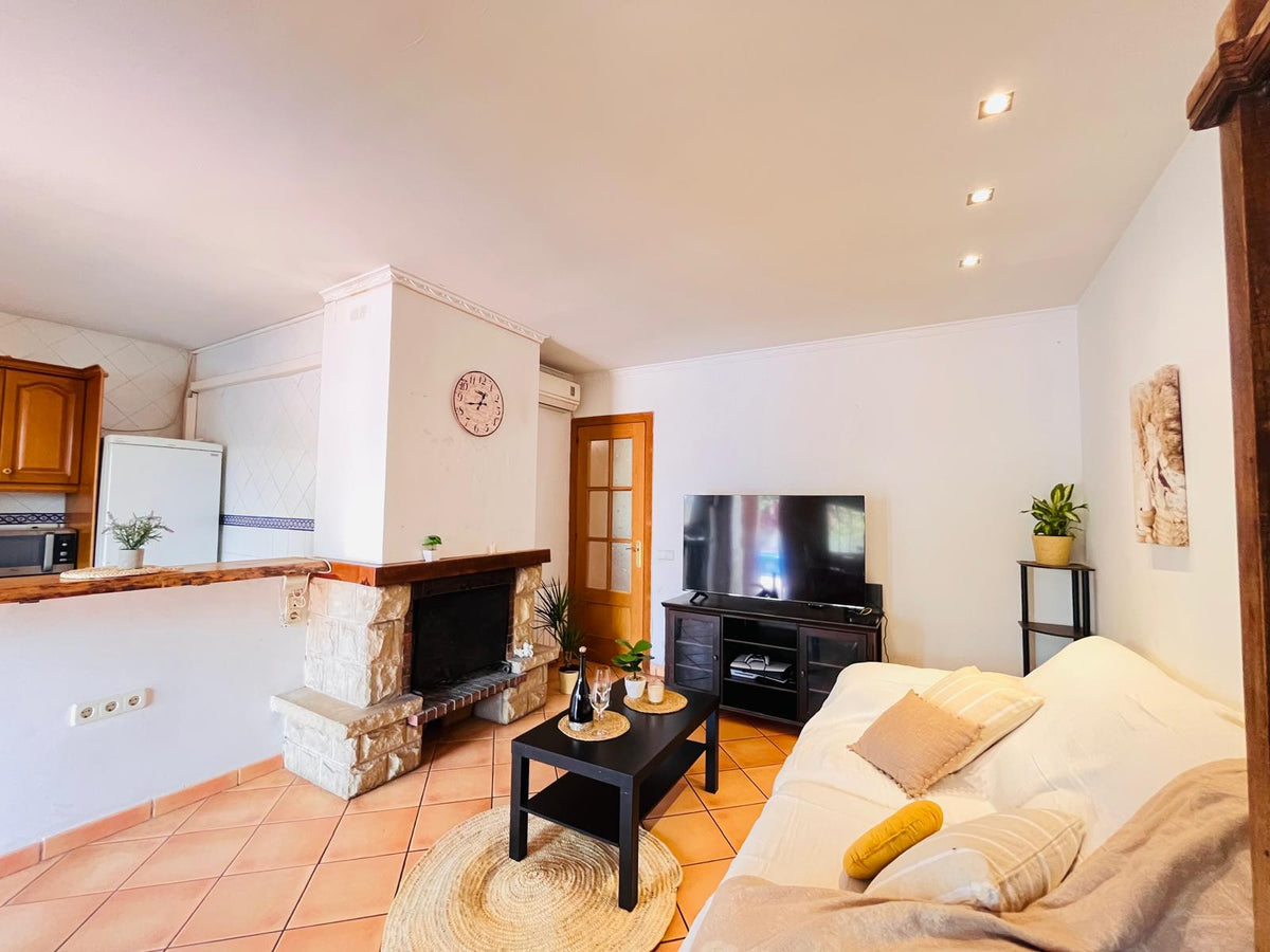 Casa pareada con jardín y barbacoa en Can Pere de la Plana