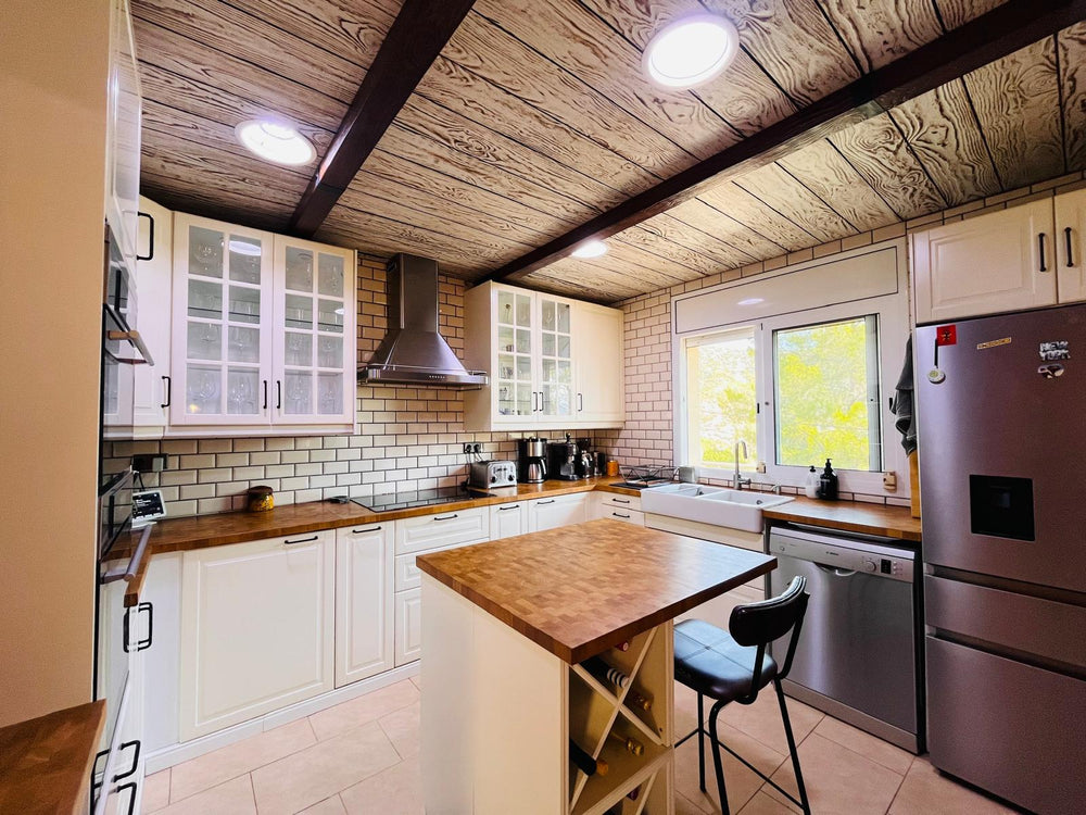 Casa independiente con piscina y vistas en Can Suria